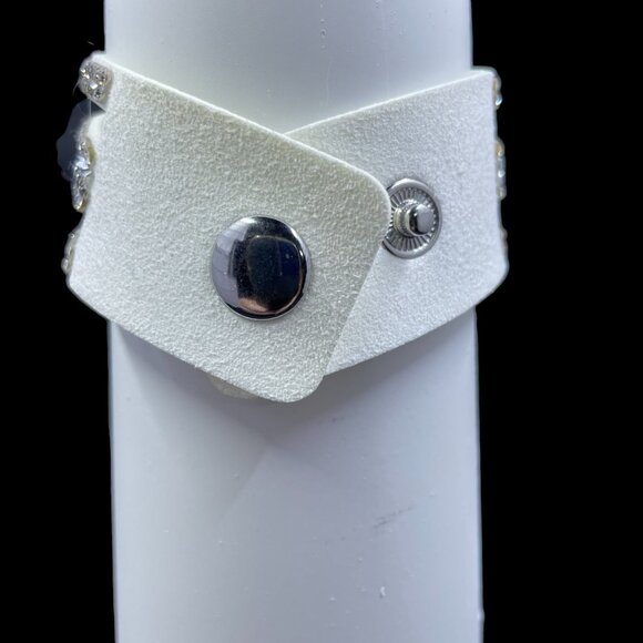 White Rhinestone Wrap Bracelet Chain Cuff Faux Suede NWOT Festival Glam Jewelry - Picture 8 of 9